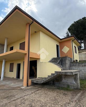VILLA A SCHIERA A CORIGLIANO-ROSSANO