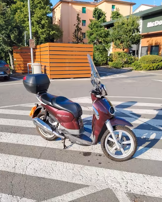 Aprilia Scarabeo 200 i.e. 2011 colore bordeaux
