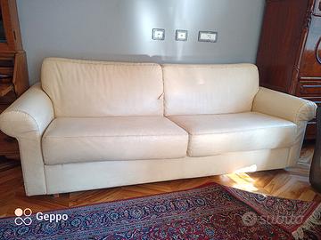 Divano letto in ecopelle