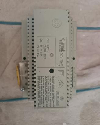 Alimentatore citofonico URMET sch. 786/1A