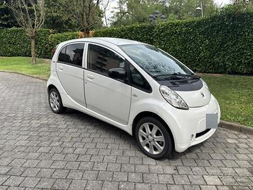 Peugeot iOn 2012