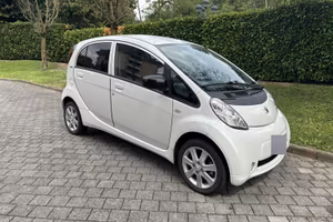 Peugeot iOn 2012