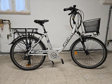 Bicicletta da donna a pedala assistita 