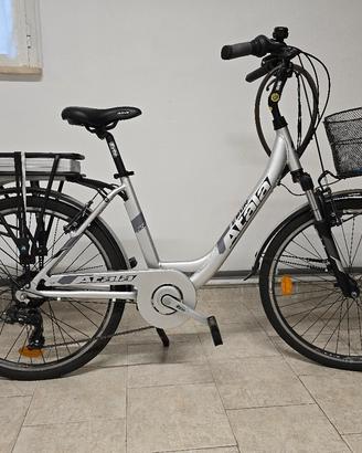 Bicicletta da donna a pedala assistita 