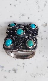 Anello in argento 925 con pietre turchesi