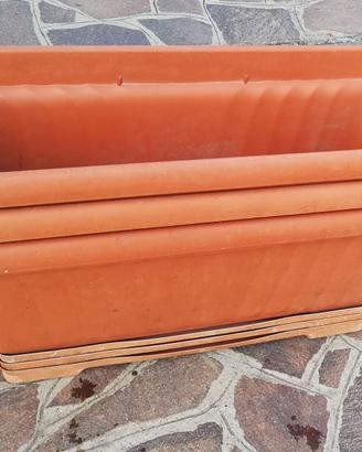 vasi di plastica grandi