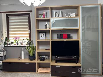 Mobile soggiorno con vetrina in cristallo