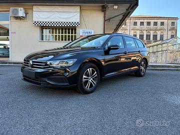 Volkswagen Passat Variant 1.6 TDI SCR DSG Business
