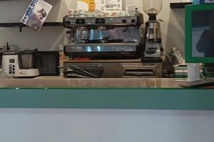 Bar dentro palestra completamente accessoriato