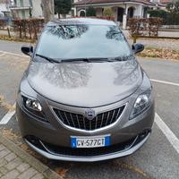 lancia ypsilon 10 hibrid gold