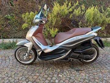 Beverly 300
