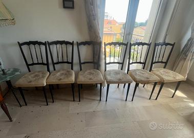 Sedie vintage in legno con seduta imbottita