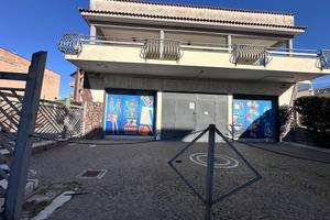 Giugliano via Colonne, locale commerciale 200mq