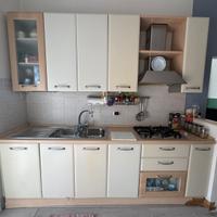 Cucina completa di elettrodomestici