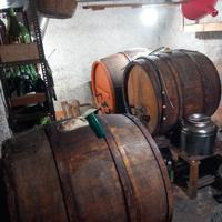 Botti in legno secolari per vino
