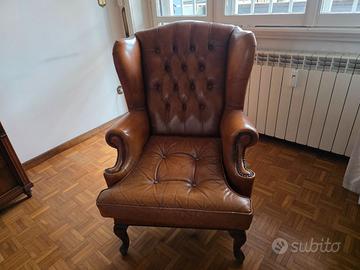 Due poltrone chesterfield