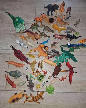 animali vari di plastica