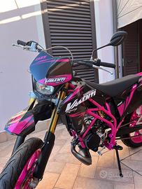 Suzuki Valenti sm 50 low nero/fucsia