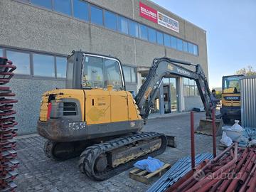 MINIESCAVATORE CINGOLATO VOLVO EC55C