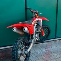 HONDA CRF 250r 7.5ore (revisionata completamente)