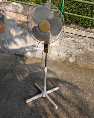 Ventilatore a piantana