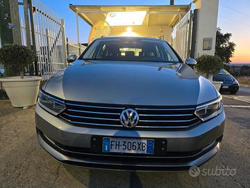 Volkswagen Passat Variant 2.0 TDI DSG Business Blu