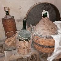 damigiane contenitori  vino epoca 