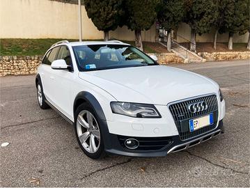 AUDI A4 Allroad 2.0 Diesel 140 CV Interni in Pelle
