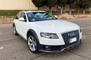 AUDI A4 Allroad 2.0 Diesel 140 CV Interni in Pelle