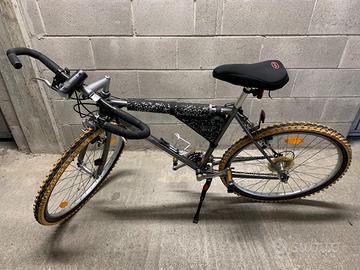 MOUNTAIN BIKE - SCOTT