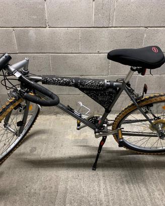 MOUNTAIN BIKE - SCOTT