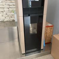 STUFA PELLET SVUOTA SALA MOSTRA 