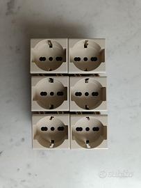 N.6 BiTicino Matix – Avorio