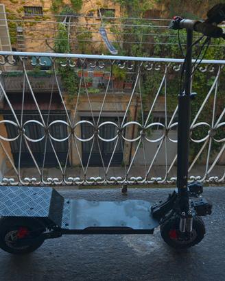 Monopattino Elettrico Dual Motor + Accessori