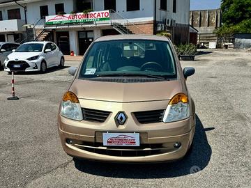RENAULT Modus 1.2 16V Confort Privilège