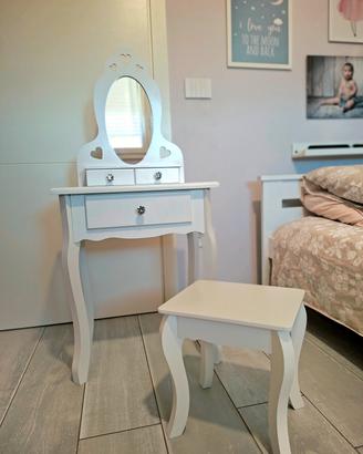 Toeletta postazione trucco