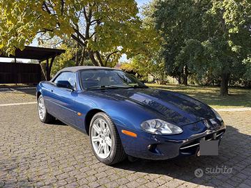 Stupenda Jaguar Xk8