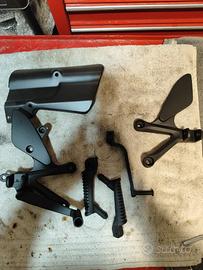 Honda VFR 750 f RC36 II pedane anteriori