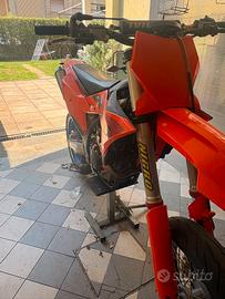 ktm 450 targato del 2025