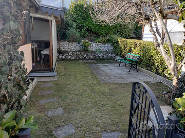 Casetta in un villaggio (camping)