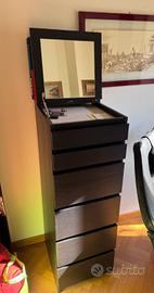 Cassettiera alta con specchio