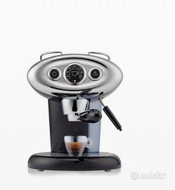 Macchina caffe’ Illy X7