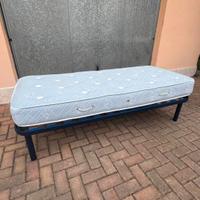 Materasso singolo con rete