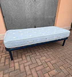 Materasso singolo con rete