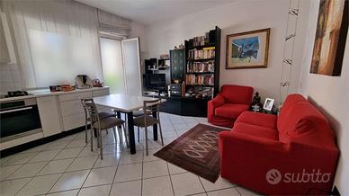 ZONA TRIBUNALE: AMPIO TRILOCALE LUMINOSO