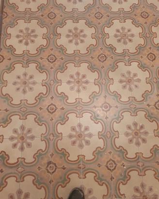 Pavimento antico originale in cementine decorate