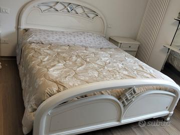 camera matrimoniale bianca 