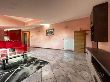 3 LOCALI A BERLINGO
