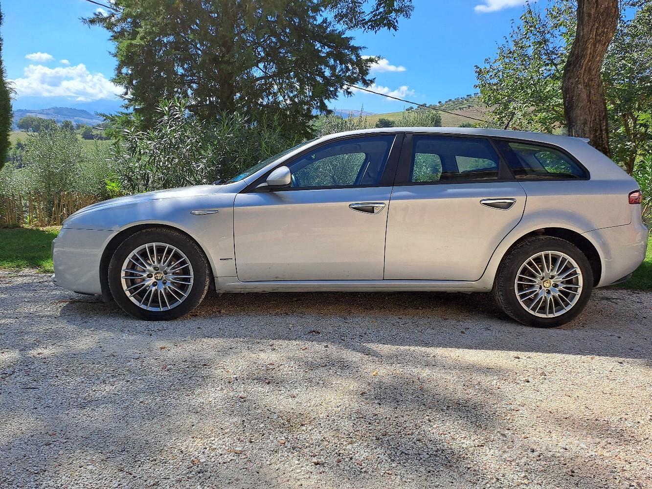 Alfa Romeo 159 2009 photo 2