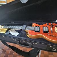 ukulele tenore elettrico di liuteria 